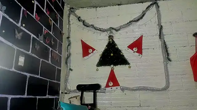 Snapshot of sarasandle chatting on December 2024 09:55:02 AM sarasandle online show from December 2024 09:55:02 AM