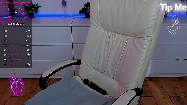 Kamilla Hot online show from March 2025 12:50:02 PM