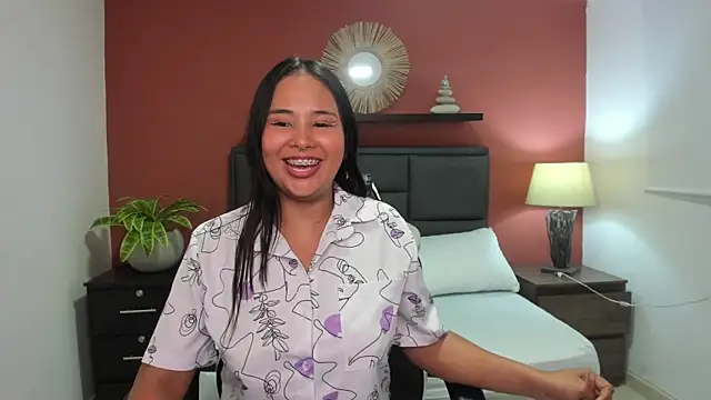 Snapshot of isabella_florez chatting on December 2024 07:03:02 PM isabella florez online show from December 2024 07:03:02 PM