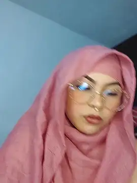 Hana    online show from April 2026 10:43:01 PM