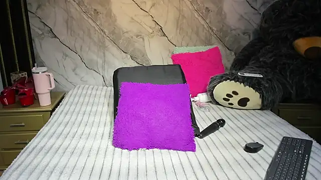 Niyirey1 online show from March 2026 02:42:02 PM