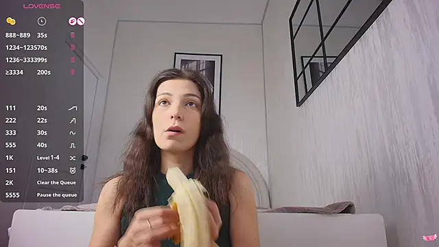 Anna Lewis online show from April 2026 06:47:02 AM