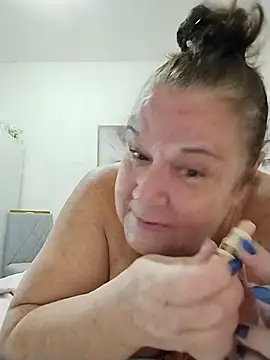 Yaya Mineira online show from November 2025 11:42:02 PM