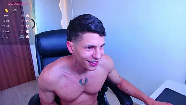 Snapshot of harrisoncuper chatting on October 2025 09:23:02 PM harrisoncuper online show from October 2025 09:23:02 PM