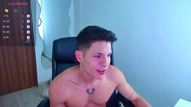 Snapshot of harrisoncuper chatting on February 2026 03:33:01 AM harrisoncuper online show from February 2026 03:33:01 AM