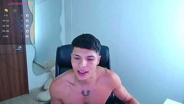 Snapshot of harrisoncuper chatting on February 2026 02:55:02 AM harrisoncuper online show from February 2026 02:55:02 AM