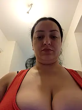Snapshot of mihaelaa chatting on September 2025 03:49:01 PM mihaelaa online show from September 2025 03:49:01 PM
