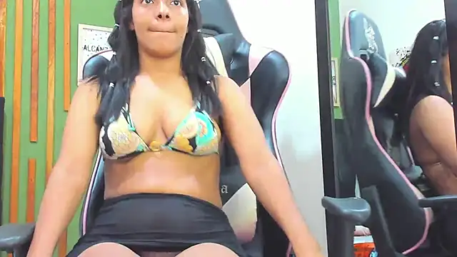 Snapshot of _Valeria_Brown chatting on March 2025 05:33:02 AM  Valeria Brown online show from March 2025 05:33:02 AM