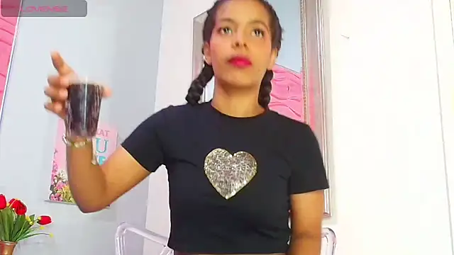 Snapshot of _Valeria_Brown chatting on March 2025 08:27:01 PM  Valeria Brown online show from March 2025 08:27:01 PM