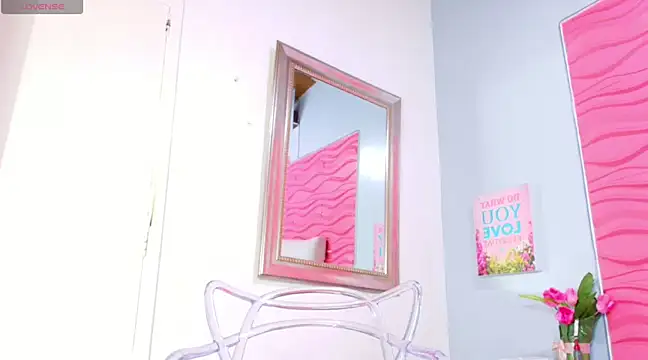 Snapshot of _Valeria_Brown chatting on March 2025 11:48:01 PM  Valeria Brown online show from March 2025 11:48:01 PM