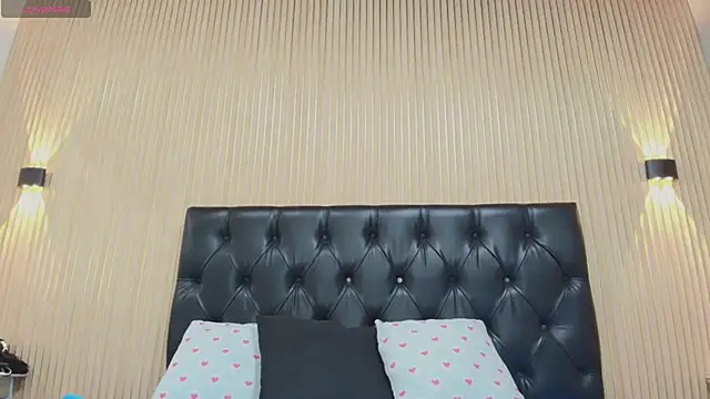 Snapshot of _Valeria_Brown chatting on October 2025 01:35:01 AM  Valeria Brown online show from October 2025 01:35:01 AM