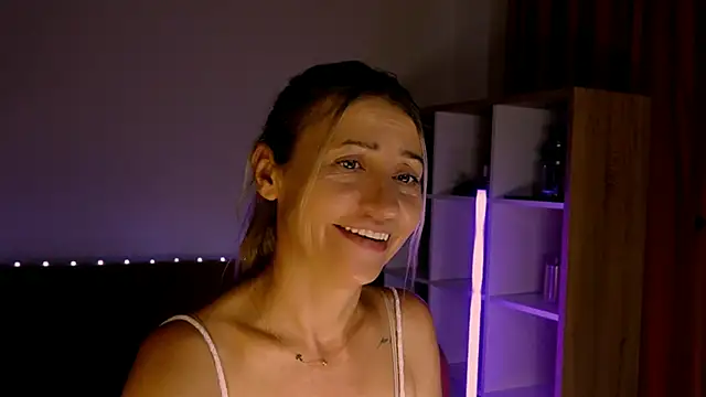 ZoeGrant online show from June 2026 06:18:02 PM