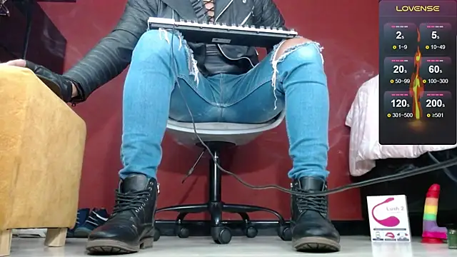 TomLover 12 online show from February 2025 12:05:02 PM