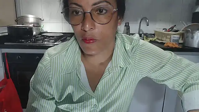 kateleyagrey online show from October 2025 07:03:01 PM