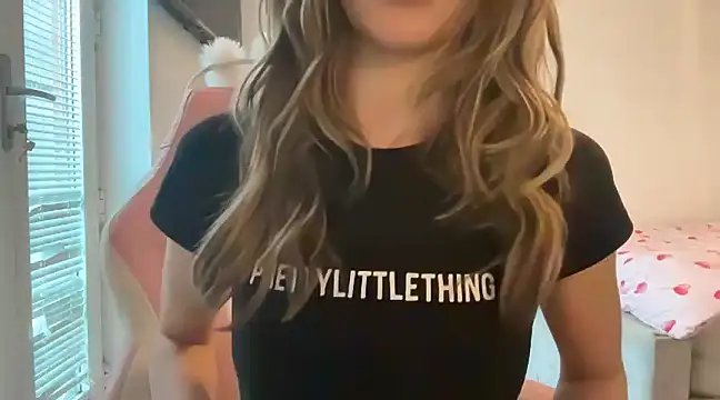 Lillymariee online show from February 2025 01:01:01 PM