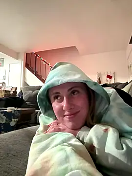 Snapshot of ClumsyLink chatting on December 2025 07:27:02 AM ClumsyLink online show from December 2025 07:27:02 AM