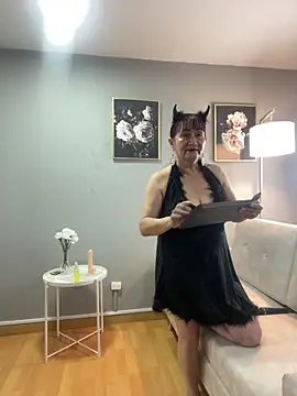 Savvanahh online show from October 2025 12:04:02 PM