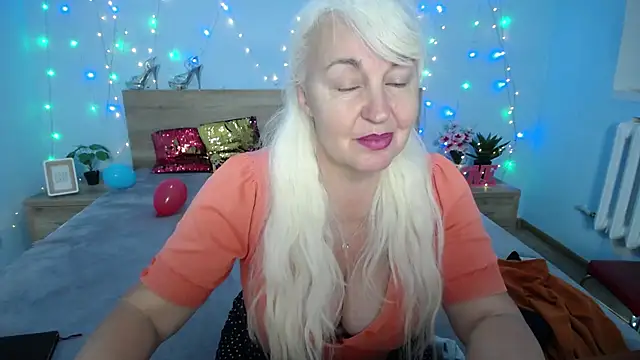 BlondyLeeBest online show from January 2025 11:00:01 PM