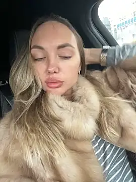 Snapshot of AngelinaMoore chatting on January 2025 10:11:01 AM AngelinaMoore online show from January 2025 10:11:01 AM