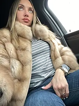 Snapshot of AngelinaMoore chatting on February 2025 11:22:02 AM AngelinaMoore online show from February 2025 11:22:02 AM