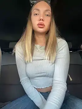 Snapshot of AngelinaMoore chatting on February 2025 11:09:02 AM AngelinaMoore online show from February 2025 11:09:02 AM