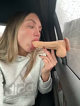 Snapshot of AngelinaMoore chatting on March 2025 10:11:01 AM AngelinaMoore online show from March 2025 10:11:01 AM