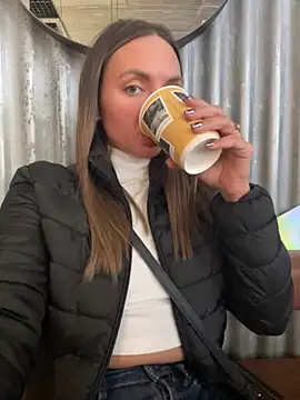 Snapshot of AngelinaMoore chatting on March 2025 11:19:01 AM AngelinaMoore online show from March 2025 11:19:01 AM