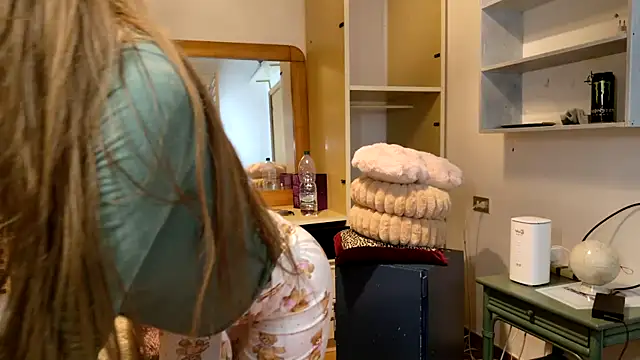 Miaelis online show from March 2026 05:08:01 PM