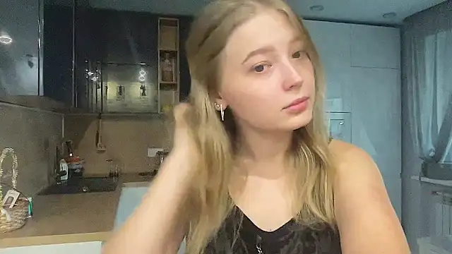 CharmingSarah online show from September 2025 03:12:01 PM