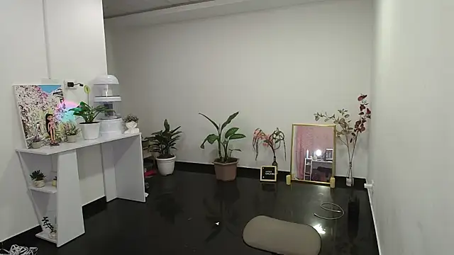 NicoleCortez online show from December 2024 04:34:02 AM