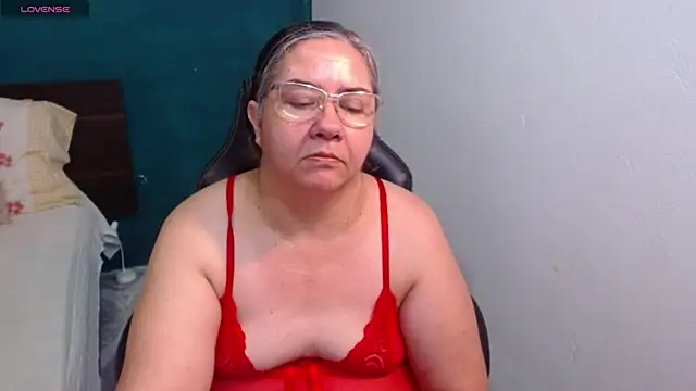 Snapshot of scaelettdubois chatting on June 2026 12:49:01 AM scaelettdubois online show from June 2026 12:49:01 AM