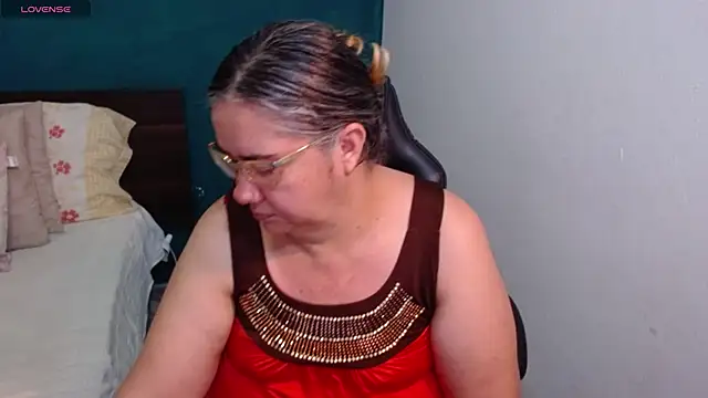 Snapshot of scaelettdubois chatting on June 2026 02:34:02 AM scaelettdubois online show from June 2026 02:34:02 AM