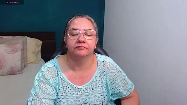 Snapshot of scaelettdubois chatting on June 2026 01:47:02 AM scaelettdubois online show from June 2026 01:47:02 AM