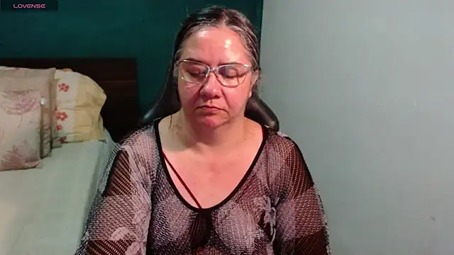 Snapshot of scaelettdubois chatting on June 2026 09:12:01 AM scaelettdubois online show from June 2026 09:12:01 AM