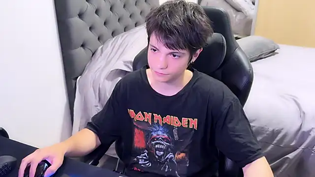 SasukeUhchiaa online show from February 2025 01:33:01 AM