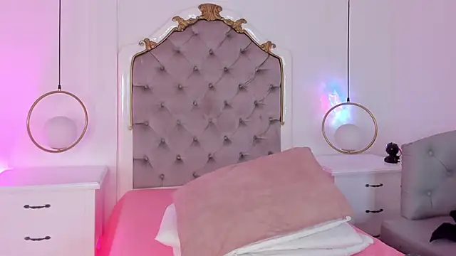 Meredit Lane online show from November 2025 07:02:02 PM