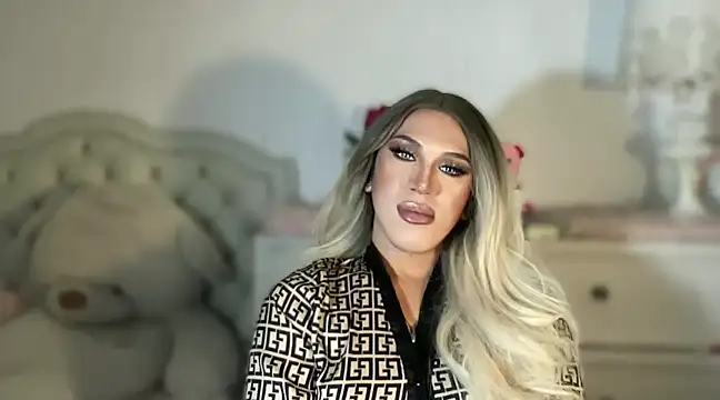 Ts glamxxxx online show from February 2025 05:15:01 PM