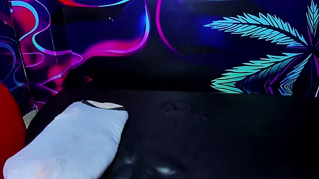 miacam-hot online show from January 2026 04:00:01 PM