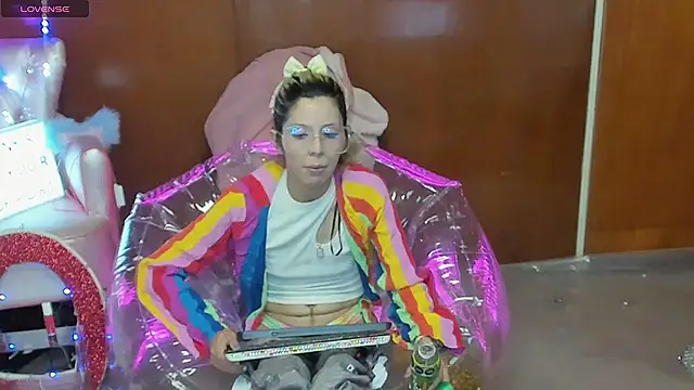 Skinygirl online show from March 2026 10:58:01 PM