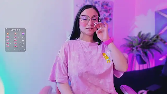 lucy neil online show from November 2025 03:50:02 AM