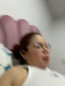 Lucyklein2022 online show from March 2026 05:00:01 AM