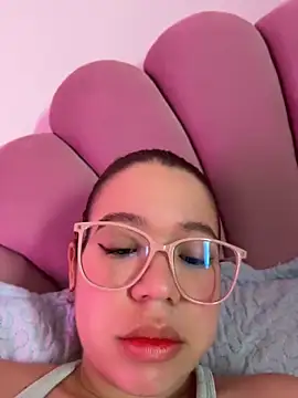 Lucyklein2022 online show from April 2026 03:11:01 PM