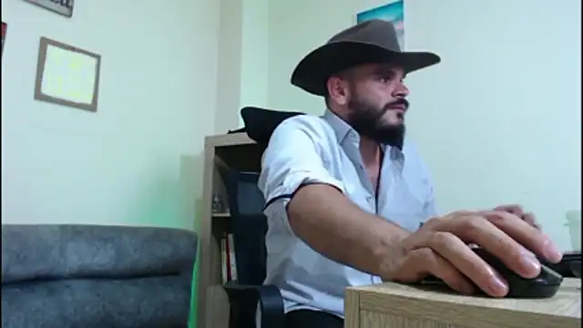 Snapshot of cowboyht chatting on May 2026 08:44:01 AM cowboyht online show from May 2026 08:44:01 AM