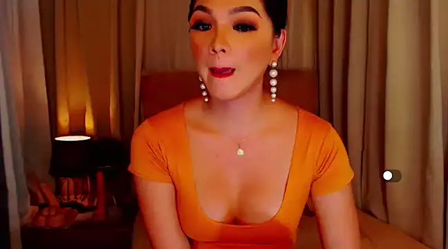 Snapshot of mistressseductionleah chatting on December 2024 06:08:02 AM mistressseductionleah online show from December 2024 06:08:02 AM