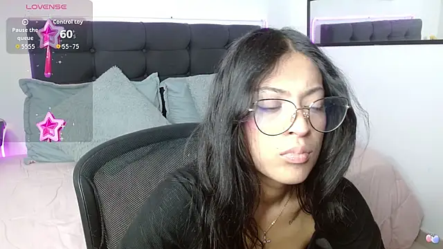 Snapshot of vaness_weet chatting on March 2026 08:26:02 PM vaness weet online show from March 2026 08:26:02 PM