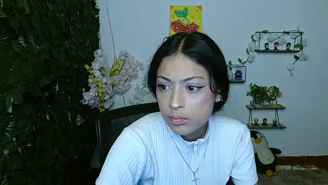 Snapshot of vaness_weet chatting on April 2026 07:58:02 PM vaness weet online show from April 2026 07:58:02 PM