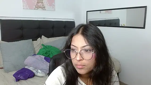 Snapshot of vaness_weet chatting on May 2026 07:52:02 PM vaness weet online show from May 2026 07:52:02 PM
