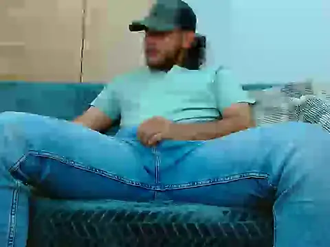 Snapshot of tuyo1995 chatting on September 2025 02:02:01 AM tuyo1995 online show from September 2025 02:02:01 AM