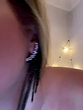 Lady  Maria online show from November 2025 04:52:01 PM