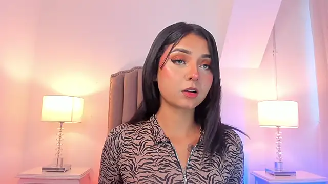 Emma Torres   online show from January 2025 12:09:02 PM